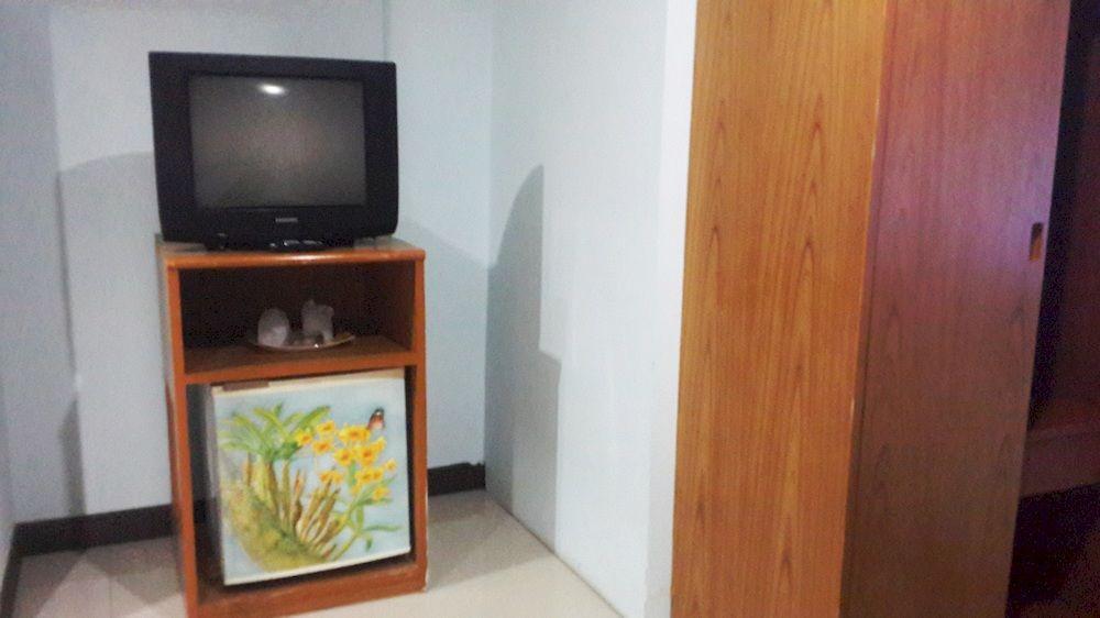 Silla Patong Hostel Bagian luar foto