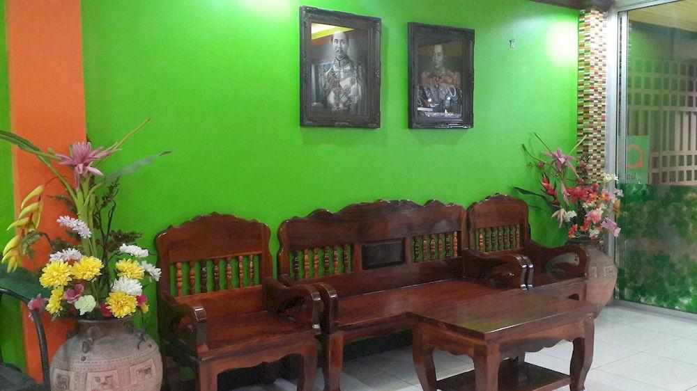 Silla Patong Hostel Bagian luar foto